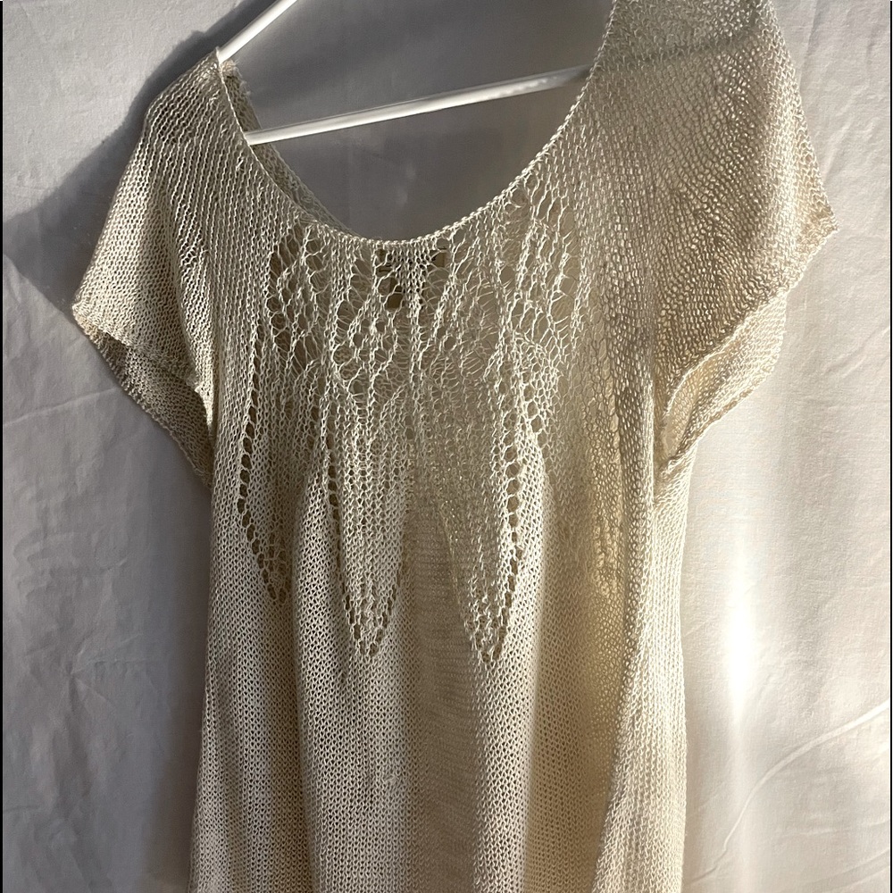 White short sleeve shirt.